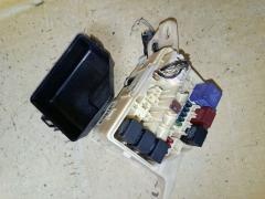 Блок предохранителей 82741-52010 на Toyota Vitz SCP10 1SZ-FE Фото 5