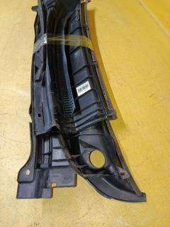 Решетка под лобовое стекло 55709-13010 на Toyota Corolla Spacio NZE121N Фото 3