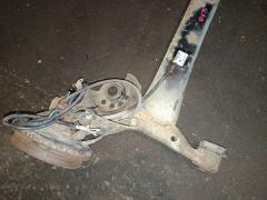 Балка подвески на Toyota Vitz SCP10 1SZ-FE Фото 9