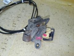 Тросик капота на Toyota Vitz SCP10 Фото 3