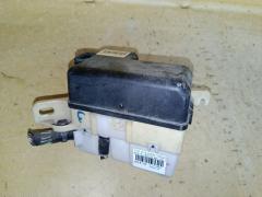 Блок предохранителей 82741-52010 на Toyota Vitz SCP10 1SZ-FE Фото 3