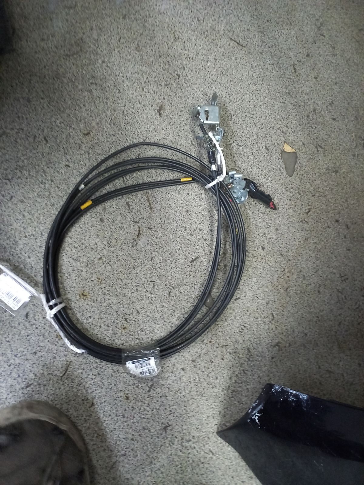 Тросик топливного бака на Toyota Vitz SCP10 Фото 5