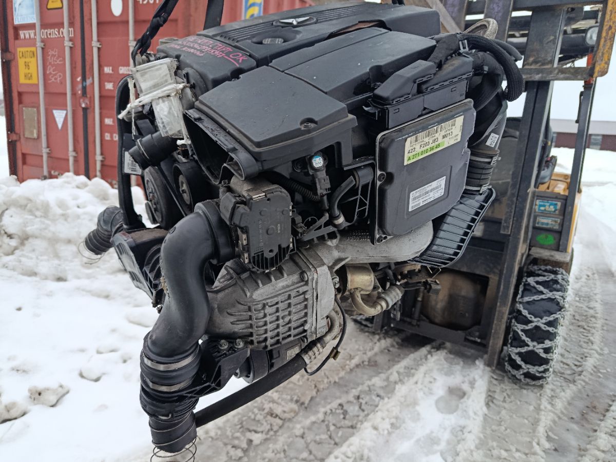 Двигатель на Mercedes-Benz C-Class Station Wagon S203.246 271.946 Фото 10