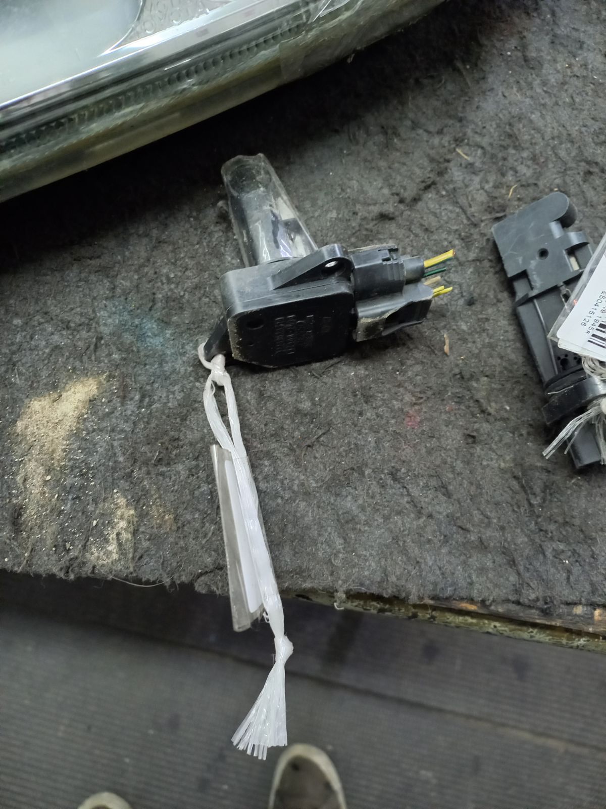 Датчик расхода воздуха 22680-AA310, DK-AF198 на Subaru Legacy Wagon BP5 EJ203 Фото 3