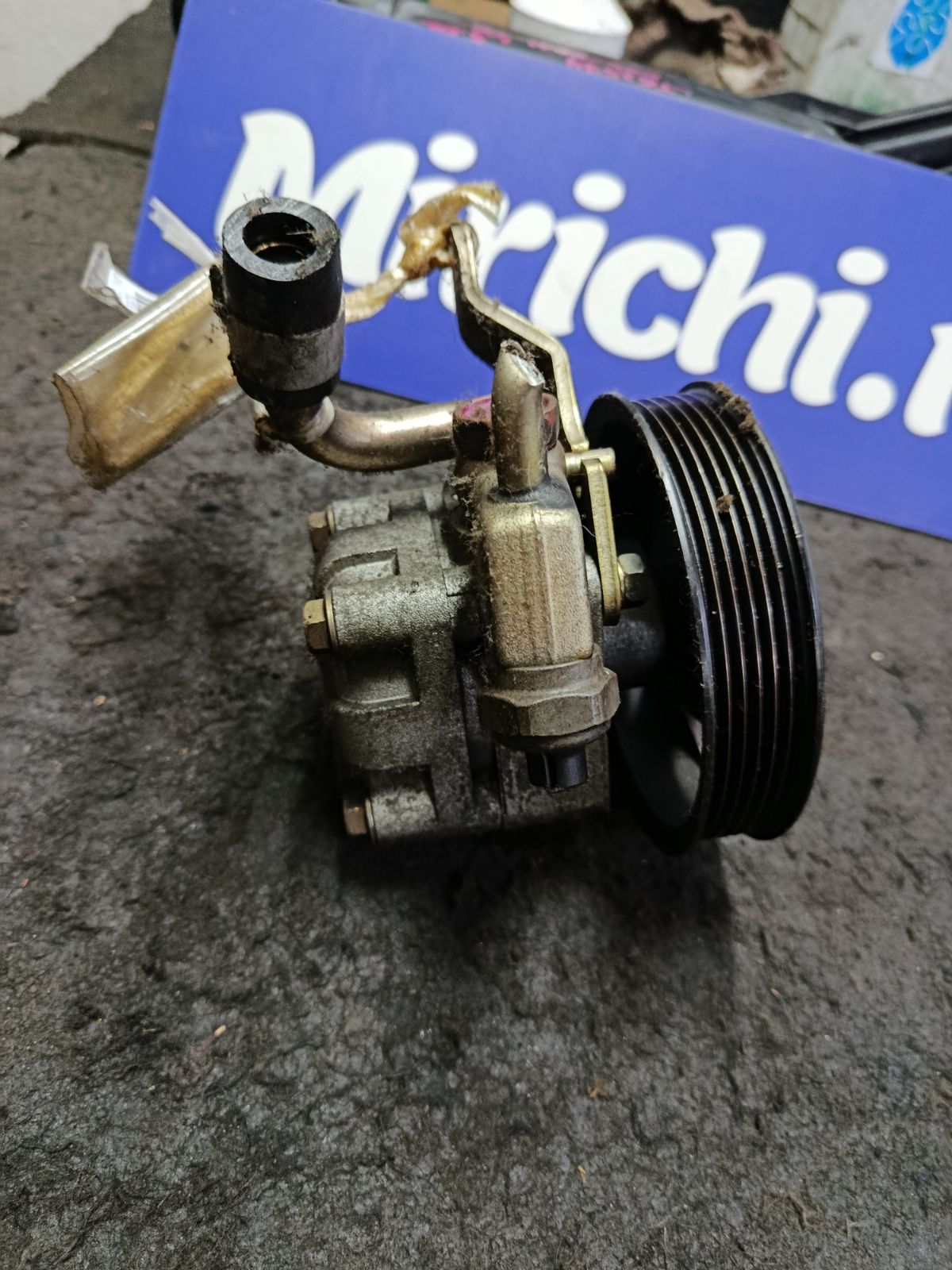 Насос гидроусилителя EG010 на Nissan Fuga Y50 VQ25DE Фото 3