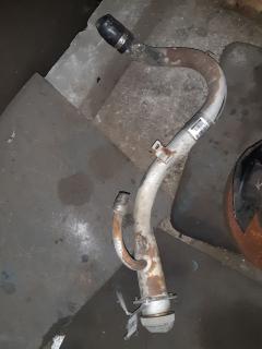 Заливная горловина топливного бака 42066FA020, 42066FA021 на Subaru Legacy Wagon BG5 EJ20 Фото 3