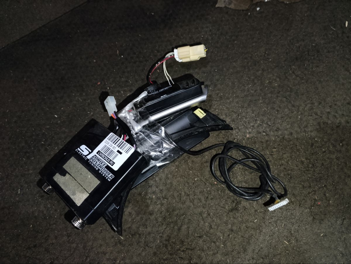 Блок упр-я на Subaru Legacy Wagon BP5 EJ20X Фото 12