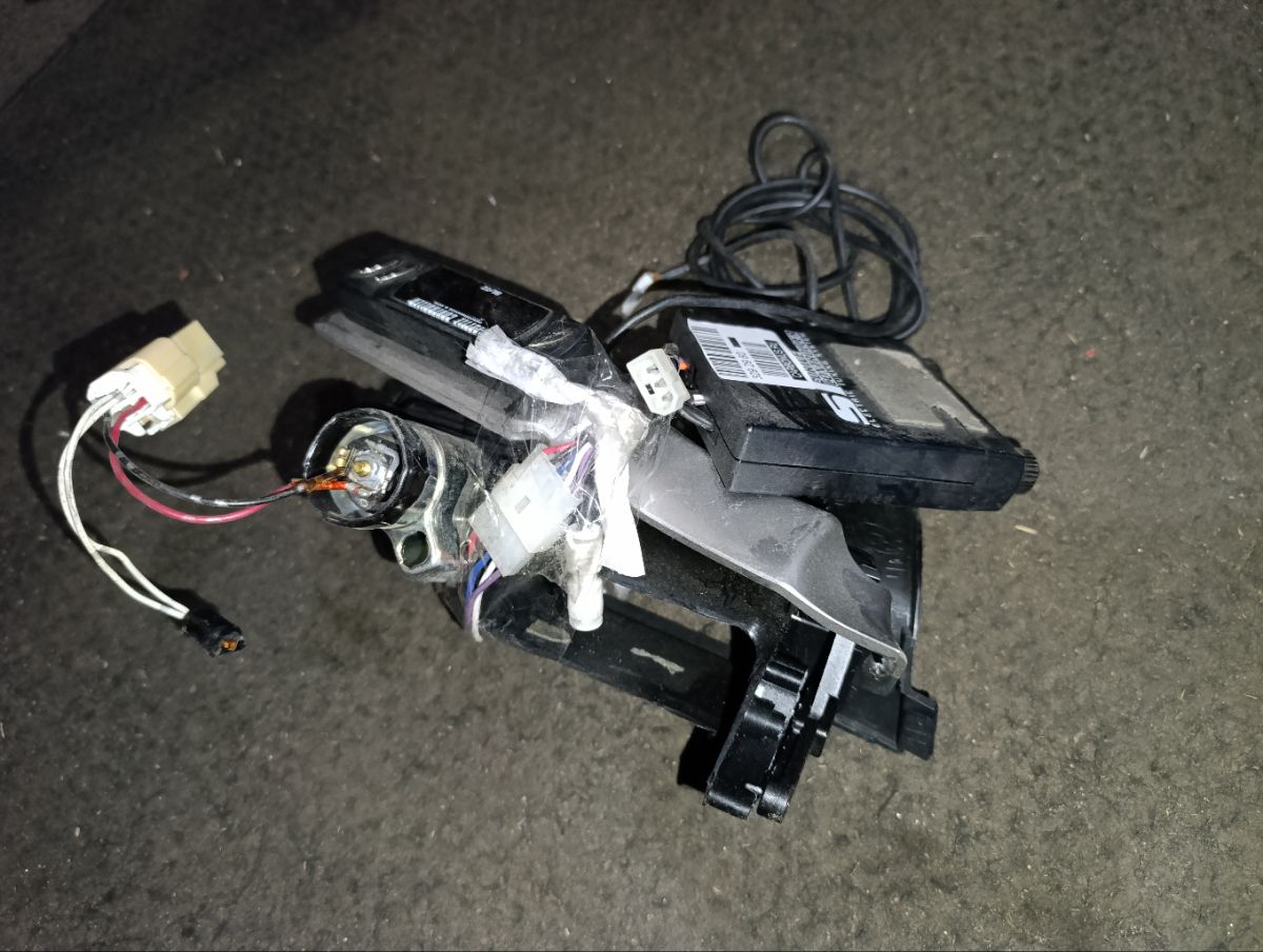 Блок упр-я на Subaru Legacy Wagon BP5 EJ20X Фото 13