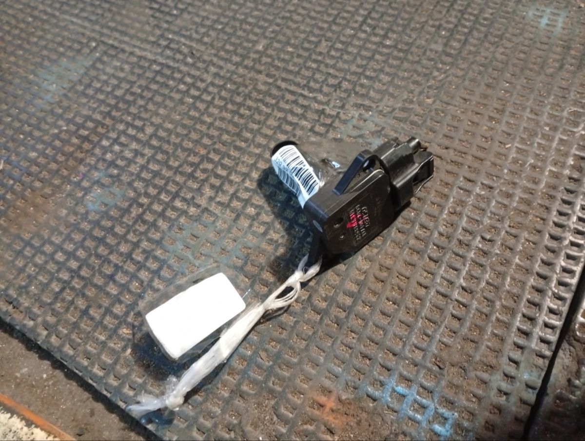 Датчик расхода воздуха 22680-AA310, DK-AF198 на Subaru Legacy BL5 EJ203 Фото 2