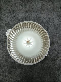 Мотор печки 87103-30400 на Toyota Mark X GRX120 Фото 6