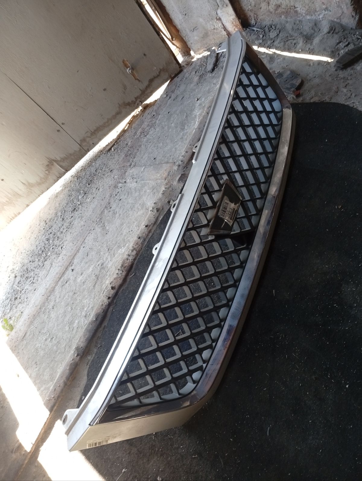 Решетка радиатора 53111-26280 на Toyota Hiace Regius KCH46G Фото 15