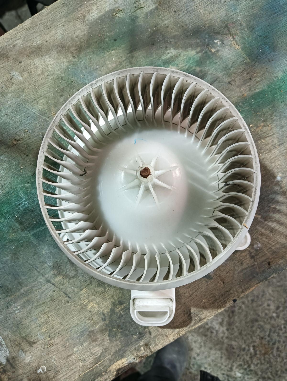 Мотор печки 87103-30400 на Toyota Mark X GRX120 Фото 3