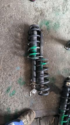 Амортизатор на Honda Elysion RR1 Фото 2