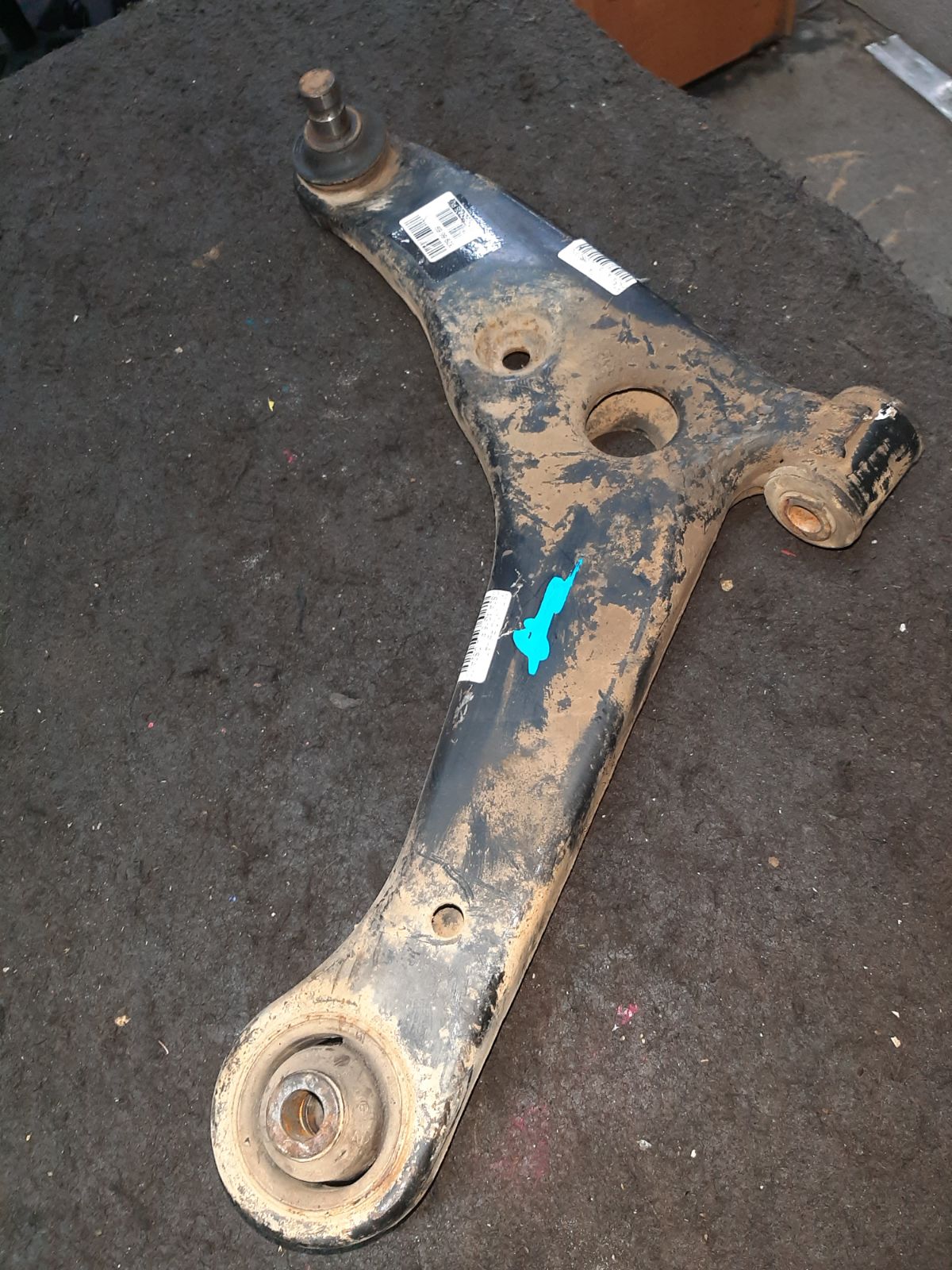 Рычаг MR403419, 32071, 4013A255, 4013A273, 4013A403, 4013A461, CQM-1, JTC7579, SH-39022, UQ-075-4822 на Mitsubishi Lancer Cedia CS2A 4G15 Фото 5