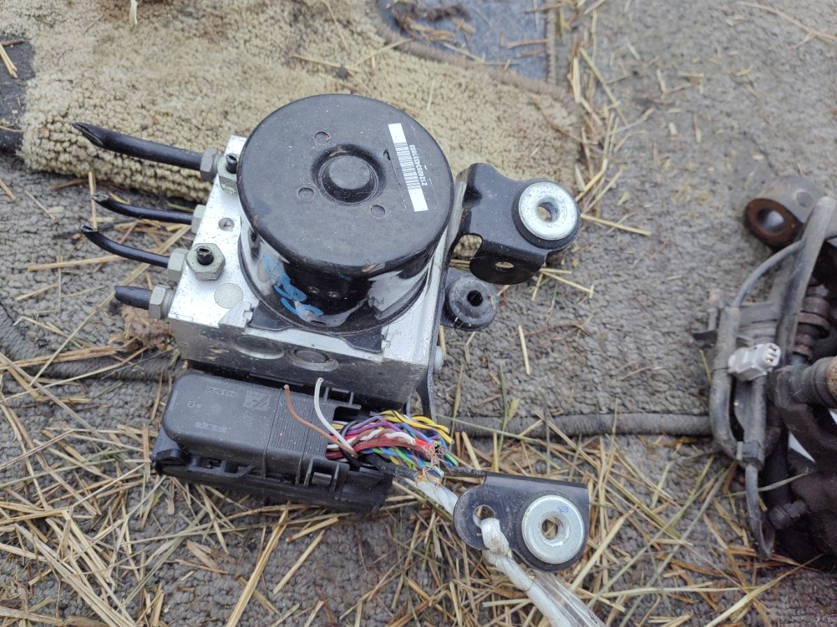 Блок ABS 31329137 на Volvo S60 FS48 B4164T Фото 8