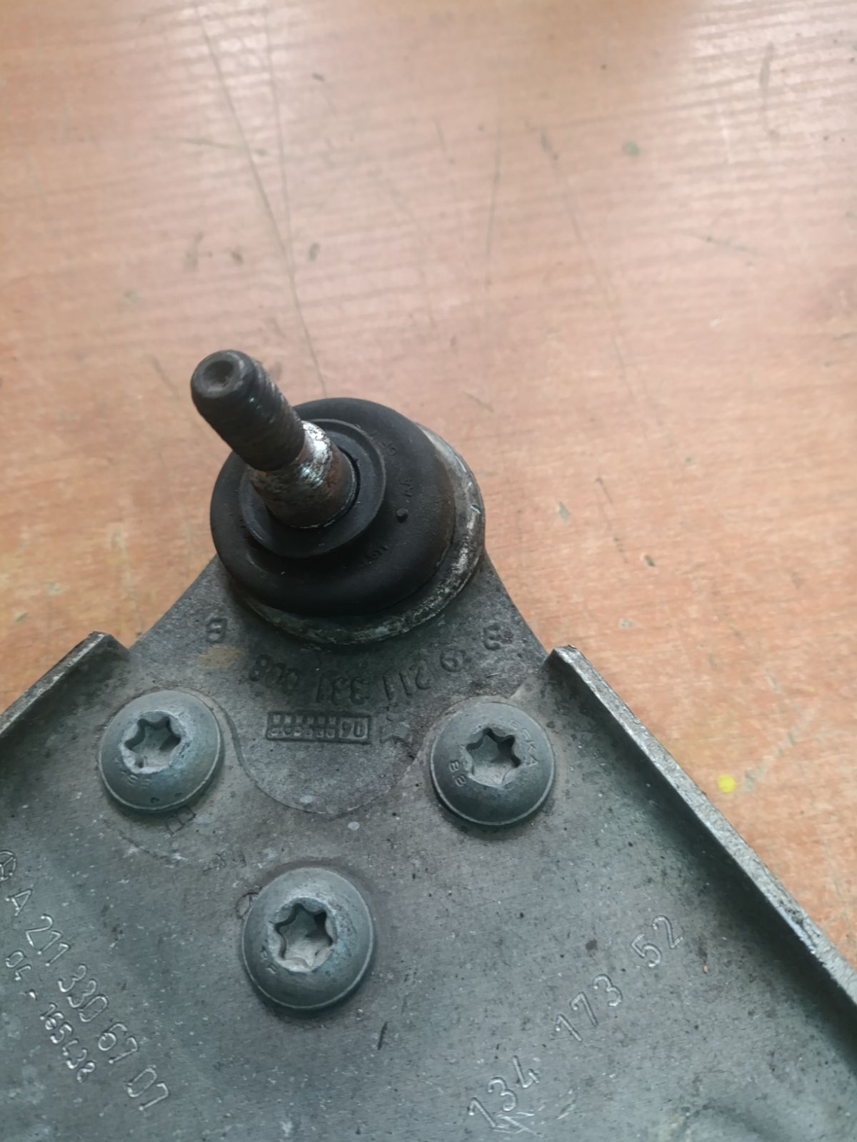 Рычаг A2113306707, A2113300138, A2113308907, A2113309007 на Mercedes-Benz E-Class W211.061 112.913 Фото 5