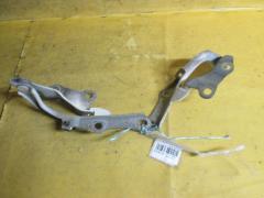 Крепление капота на Toyota Mark II GX110 53410-30160  53420-30160