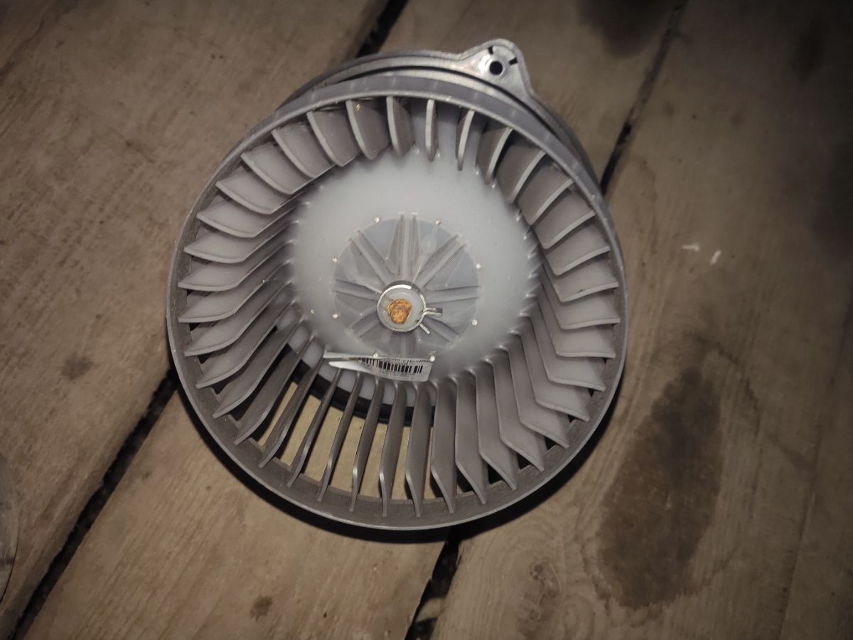 Мотор печки 79310-SAA-003 на Honda Fit GD1 Фото 5