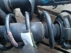 Стойка амортизатора на Honda Stepwgn RK1 R20A Фото 4