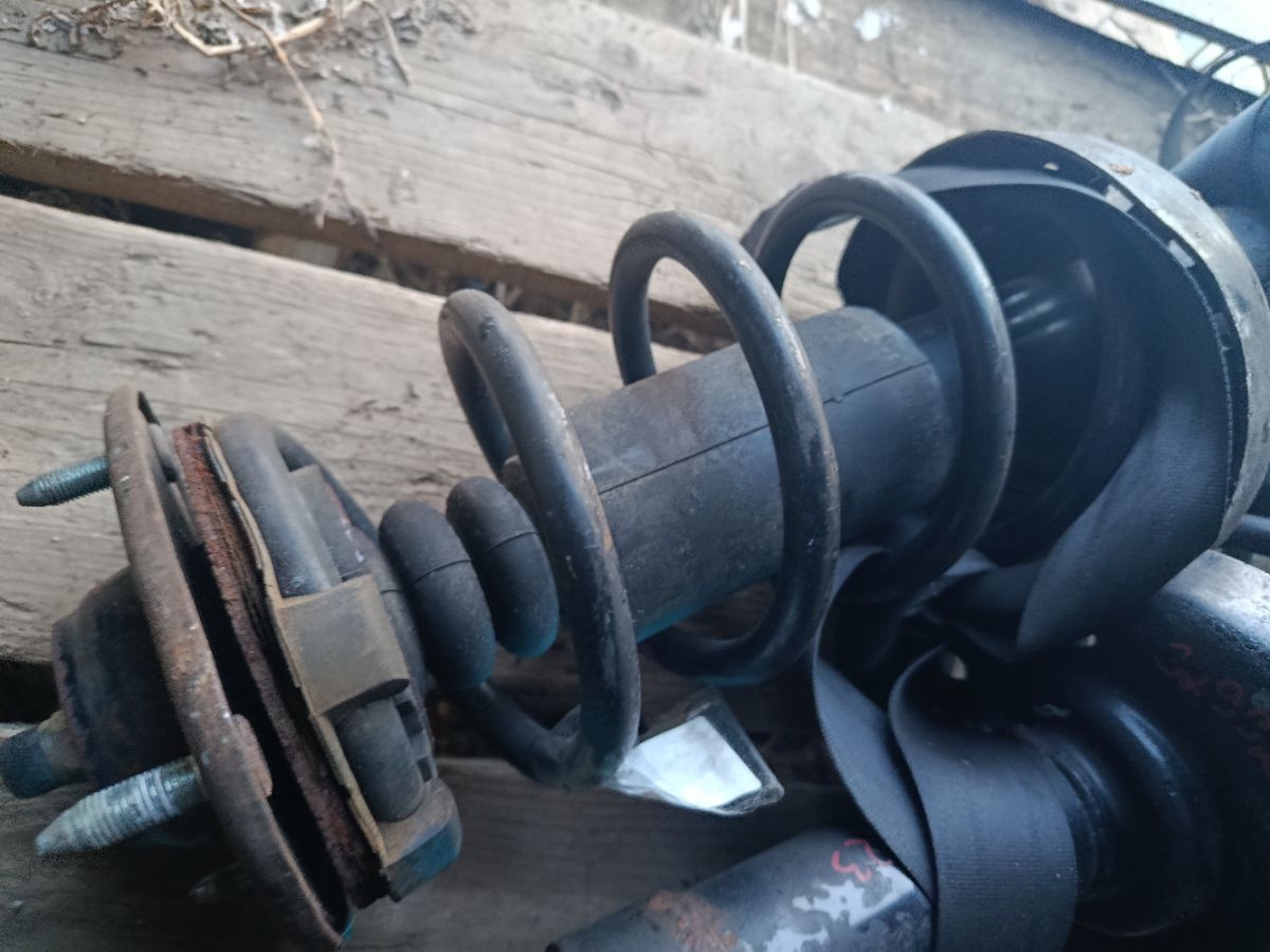 Стойка амортизатора на Honda Stepwgn RK1 R20A Фото 8