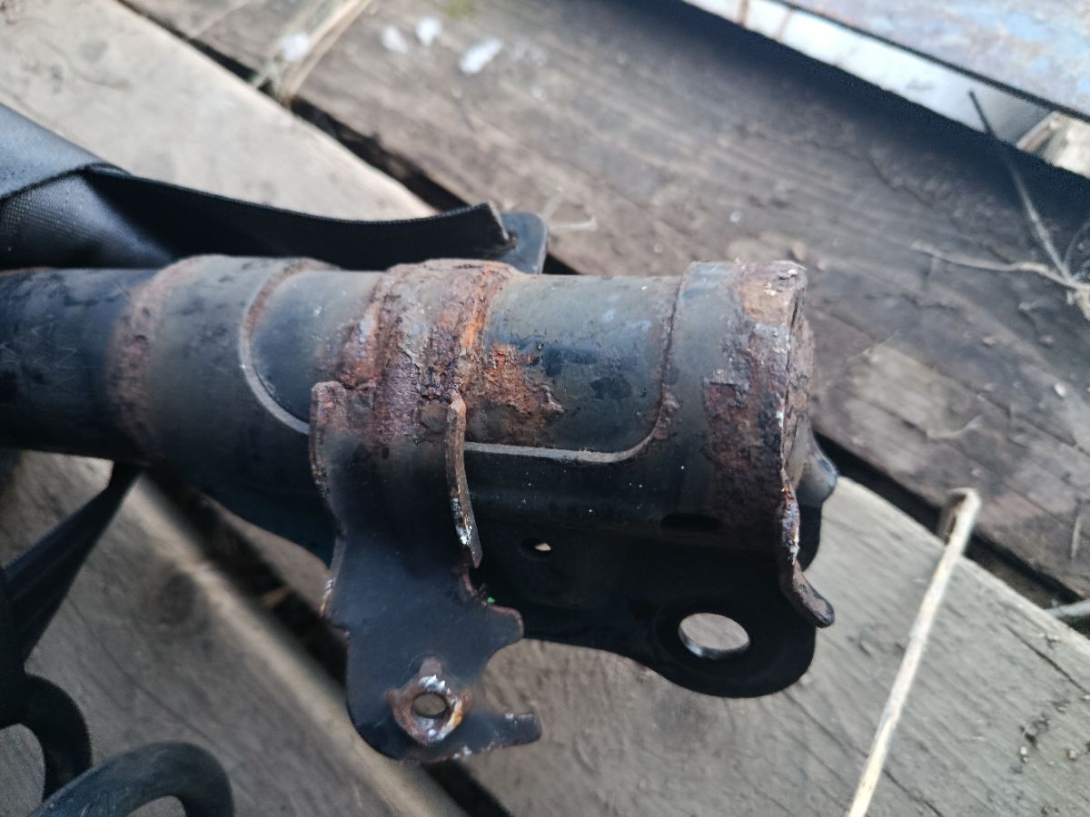 Стойка амортизатора на Honda Stepwgn RK1 R20A Фото 9