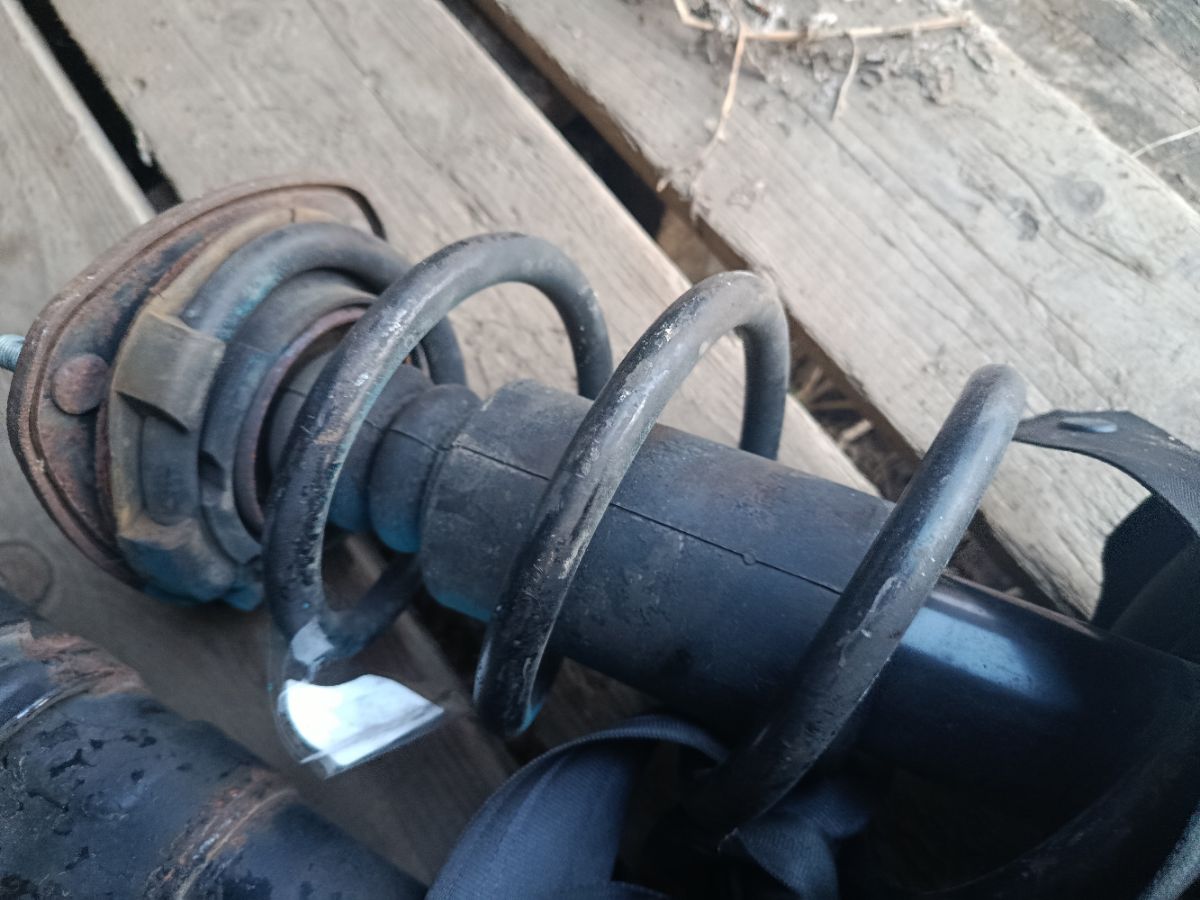 Стойка амортизатора на Honda Stepwgn RK1 R20A Фото 7