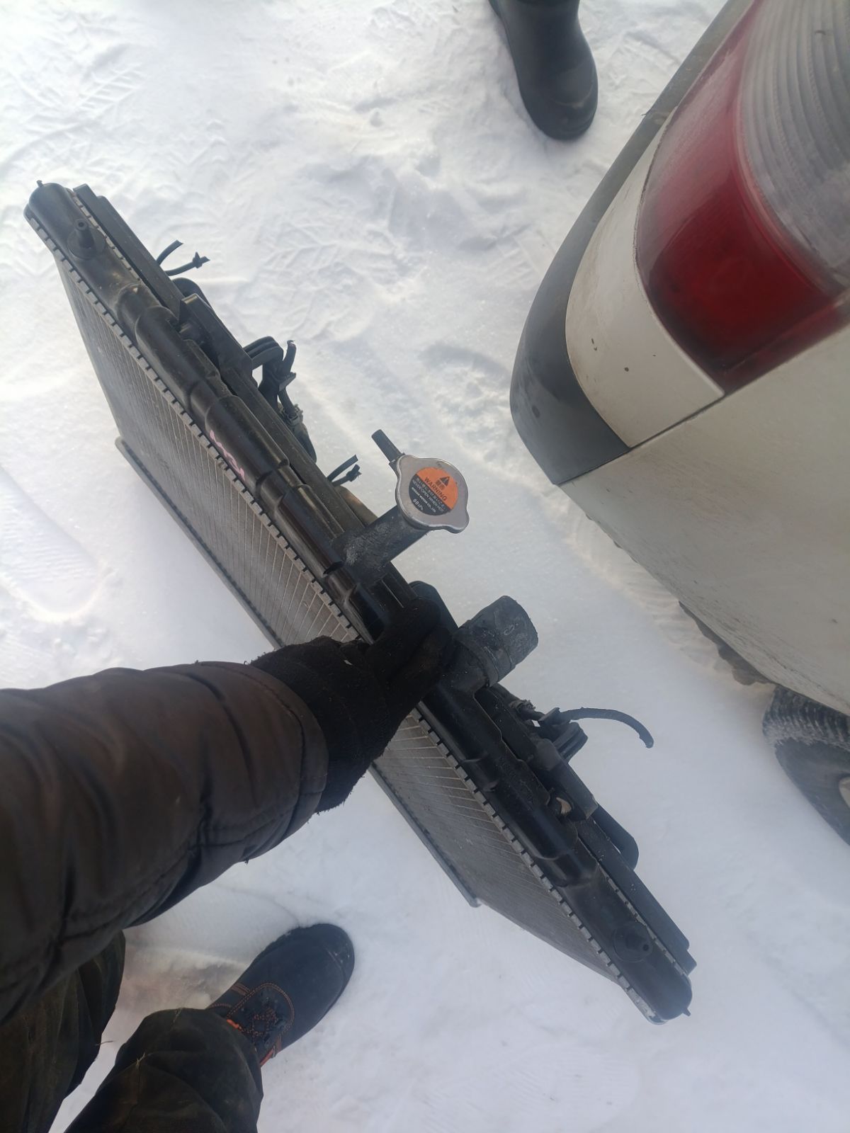 Радиатор ДВС 070149N, 1025453SX, 105266, 120137, 13002292, 17365T, 21400JG000, 21400JG300, 21400JG45B, 258365J, 258365K, 258365R, 272292R, 350213135400, 37555, 53761, 60132292, 67365, 716979, 735205, 8608606, ACRB120, ACRB176, ACRM120, ACRM176, DA271163, DAP271163, DN2292, DRM46006, FP 50 A1446, FP 50 A1446X, FRC1085, FRC1085M, JPR0021, KRZ1326, LRC141G4, MK1531, NDN1071, NI016716, NI016716K, NIS07T31, NISZ07T31, NNXTR07910, NNXTR07912, NS0007T31, NS0007T312R, NS1211R, NSNT311216, PL022114, PL022114R, RB1105, SGNS0007T31, TD-036-21400, VCS8365, VT06067, WG1722580 на Nissan X-Trail NT31 MR20DE Фото 6