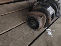 Стойка амортизатора на Subaru Forester SF5 EJ20 Фото 3