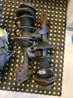 Стойка амортизатора на Subaru Forester SF5 EJ20 Фото 6