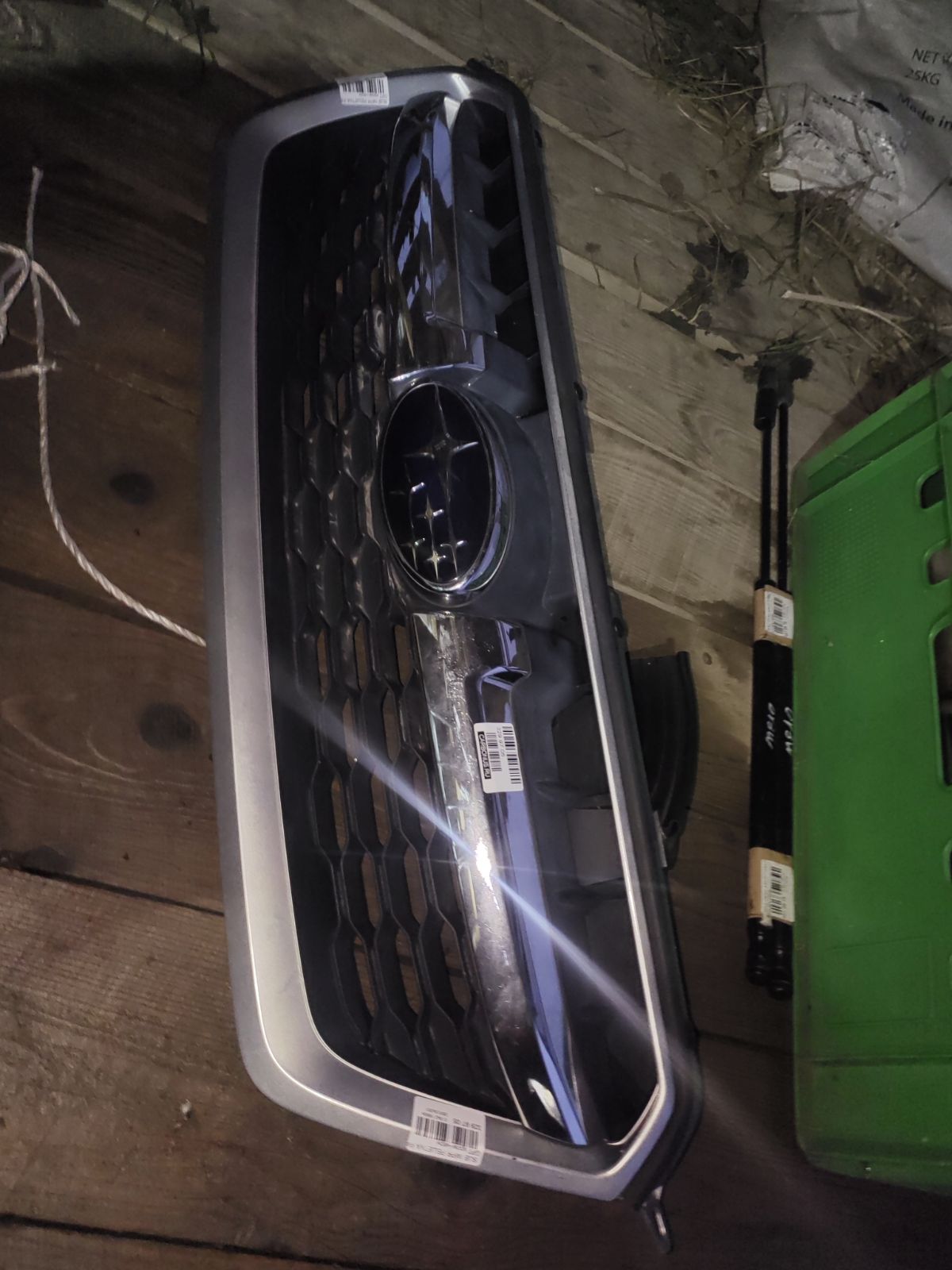 Решетка радиатора на Subaru Impreza Wagon GP7 Фото 5