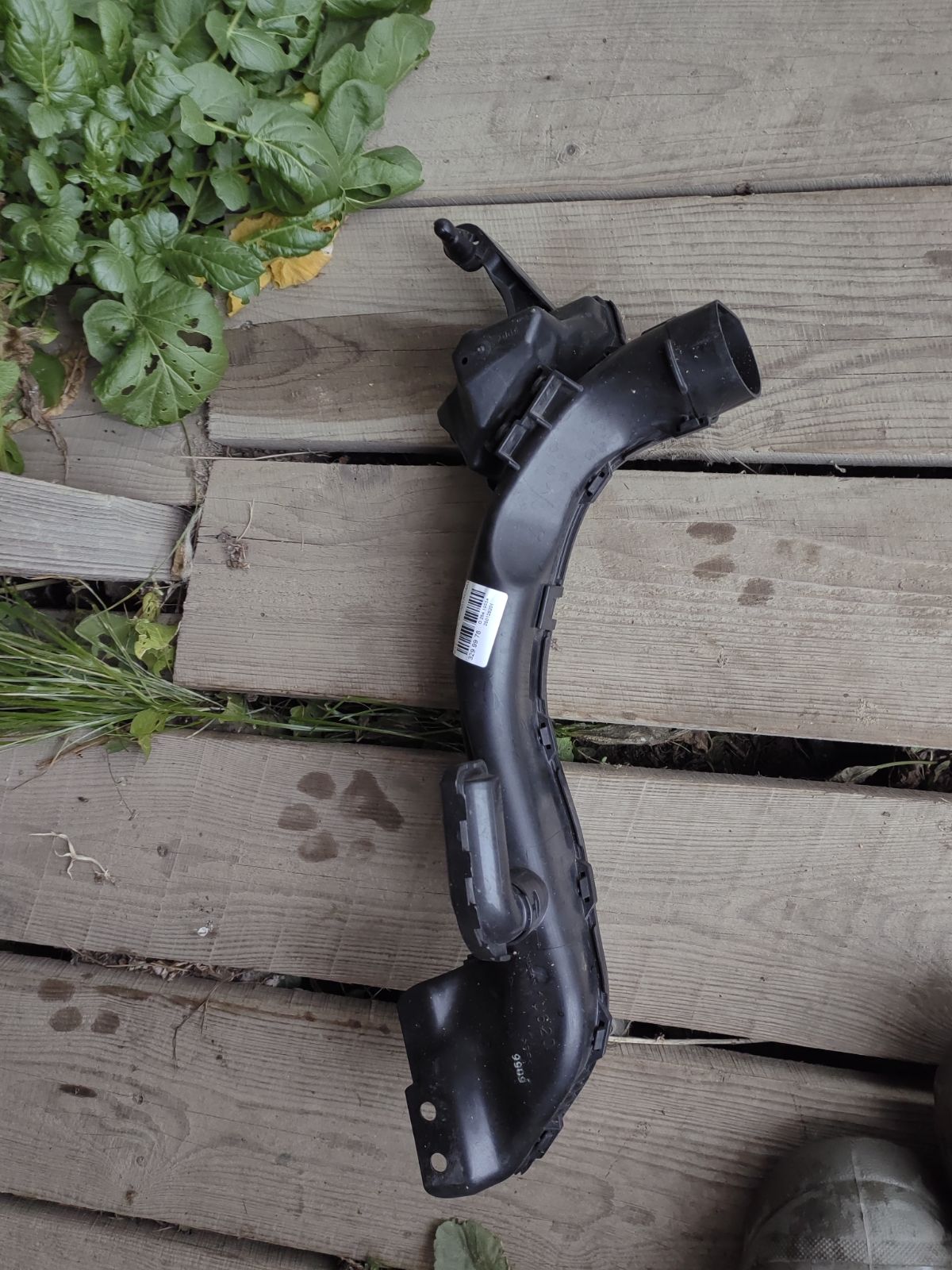 Воздухозаборник 16554-1U620 на Nissan Note E11 HR15DE Фото 4