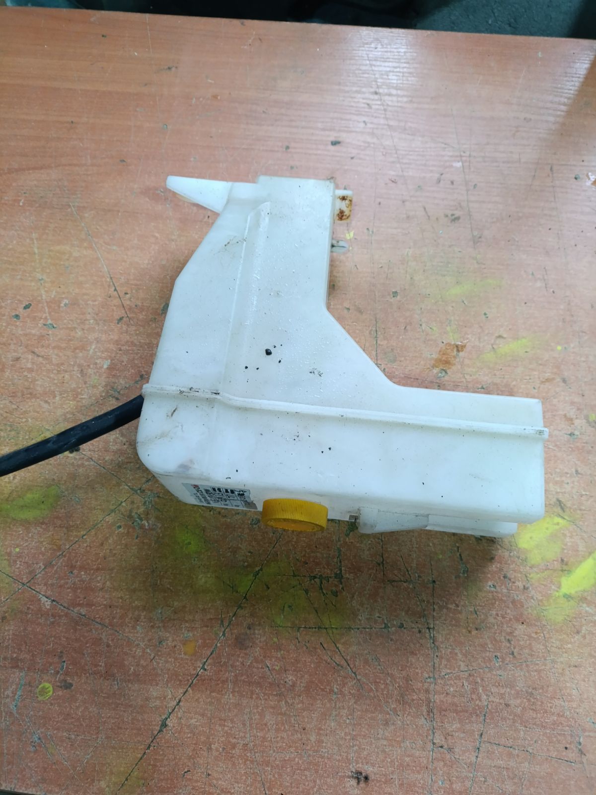 Бачок расширительный 21711-4U00A, 217114U000 на Nissan Ad VHNY11 Фото 7