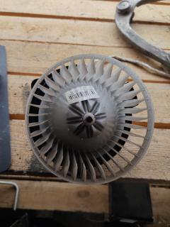 Мотор печки 79310-SAA-003 на Honda Fit GD1 Фото 5