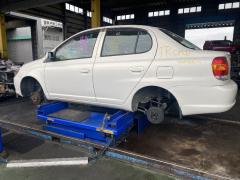 Бампер 52159-52340 на Toyota Platz NCP16 Фото 12