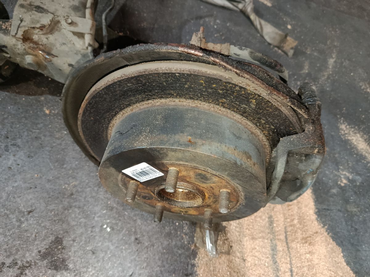 Балка подвески на Toyota Ipsum ACM26W 2AZ-FE Фото 5