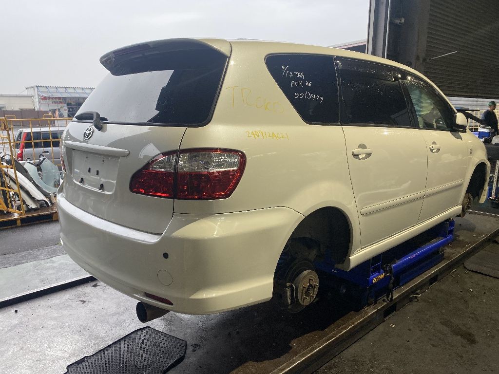 Балка подвески на Toyota Ipsum ACM26W 2AZ-FE Фото 15