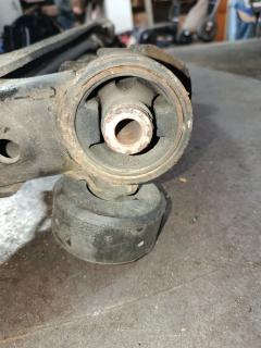 Балка подвески на Toyota Ipsum ACM26W 2AZ-FE Фото 8