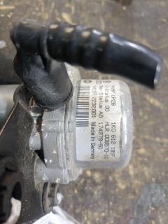 Вакуумный насос 1K0612181F на Volkswagen Polo 6R Фото 3