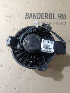 Мотор печки на Toyota Belta KSP92 87103-52120