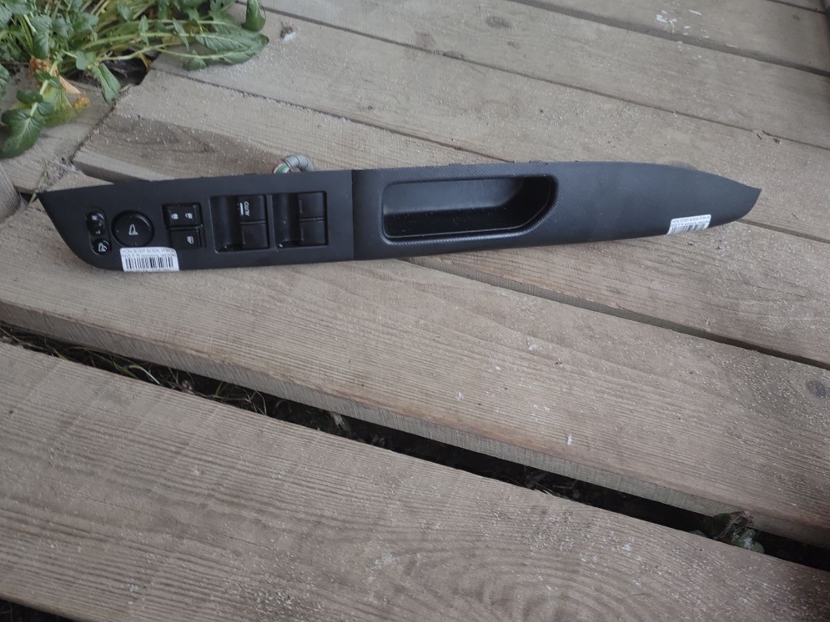 Блок упр-я стеклоподъемниками на Honda Stepwgn RK5 Фото 3