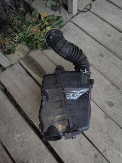 Корпус воздушного фильтра 17700-22140 на Toyota Opa ZCT15 1ZZ-FE Фото 7