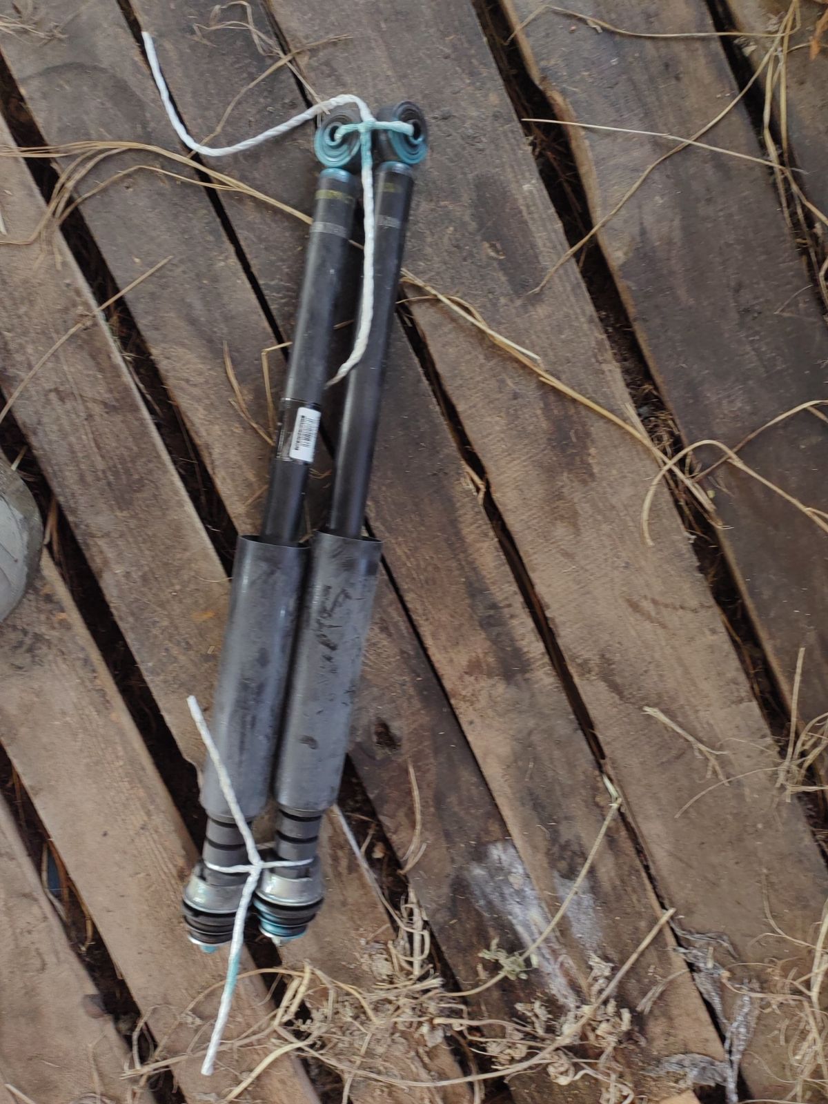 Амортизатор на Daihatsu Mira L275S Фото 5