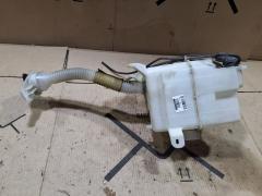 Бачок омывателя на Toyota Kluger V ACU25W Фото 3
