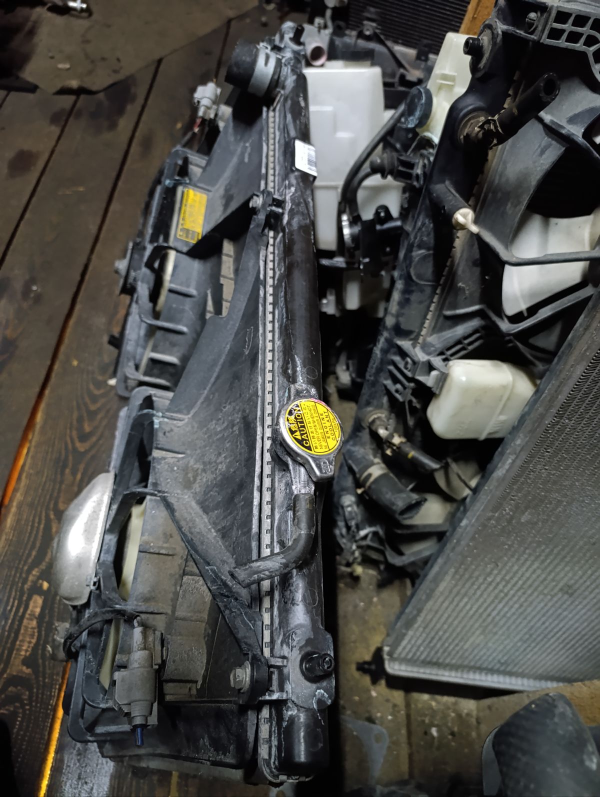 Радиатор ДВС на Toyota Kluger V ACU25W 2AZ-FE Фото 14