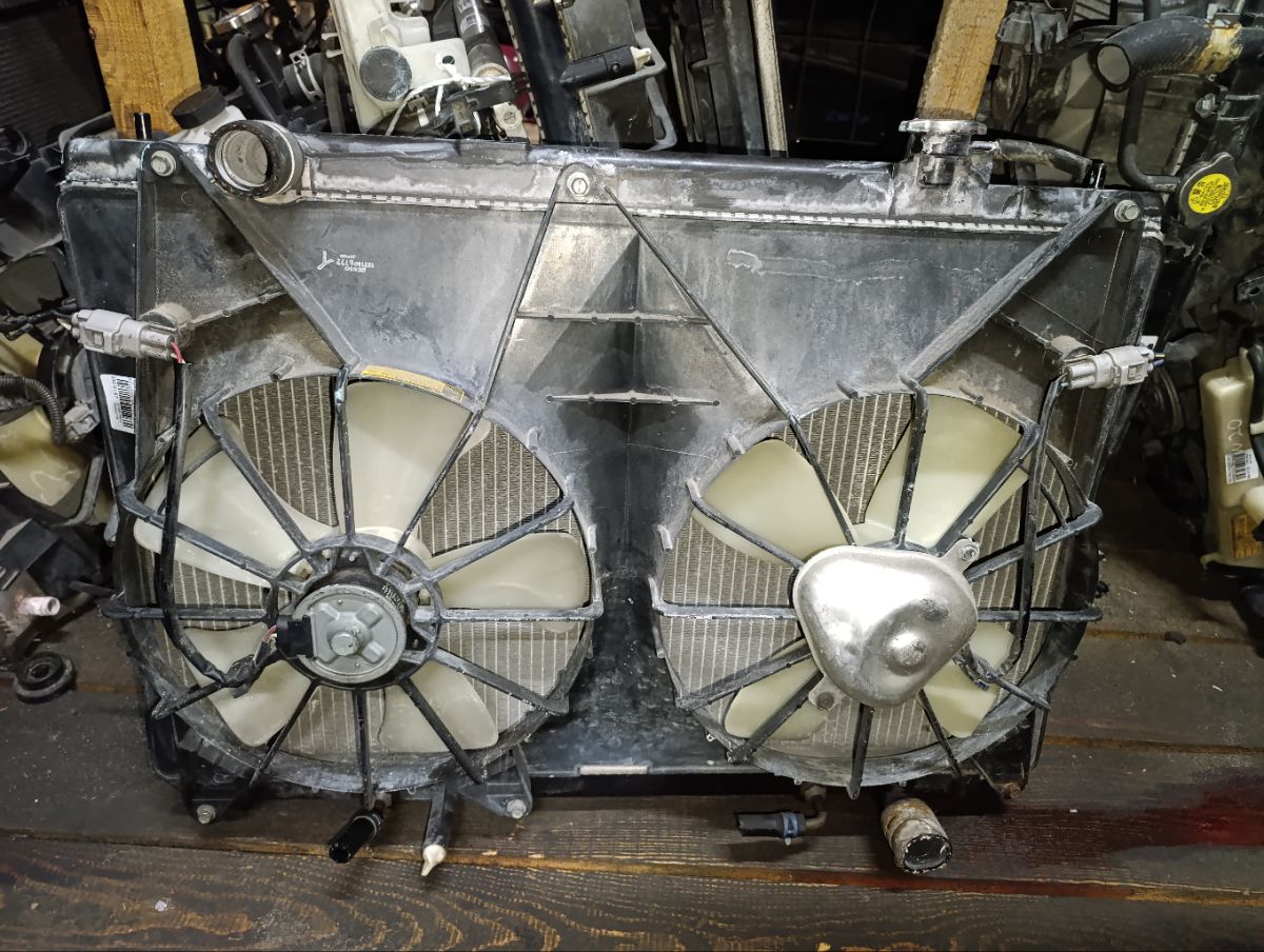 Радиатор ДВС на Toyota Kluger V ACU25W 2AZ-FE Фото 9