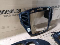 Консоль магнитофона на Toyota Kluger V ACU25W Фото 6