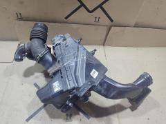 Корпус воздушного фильтра на Nissan Liberty RM12