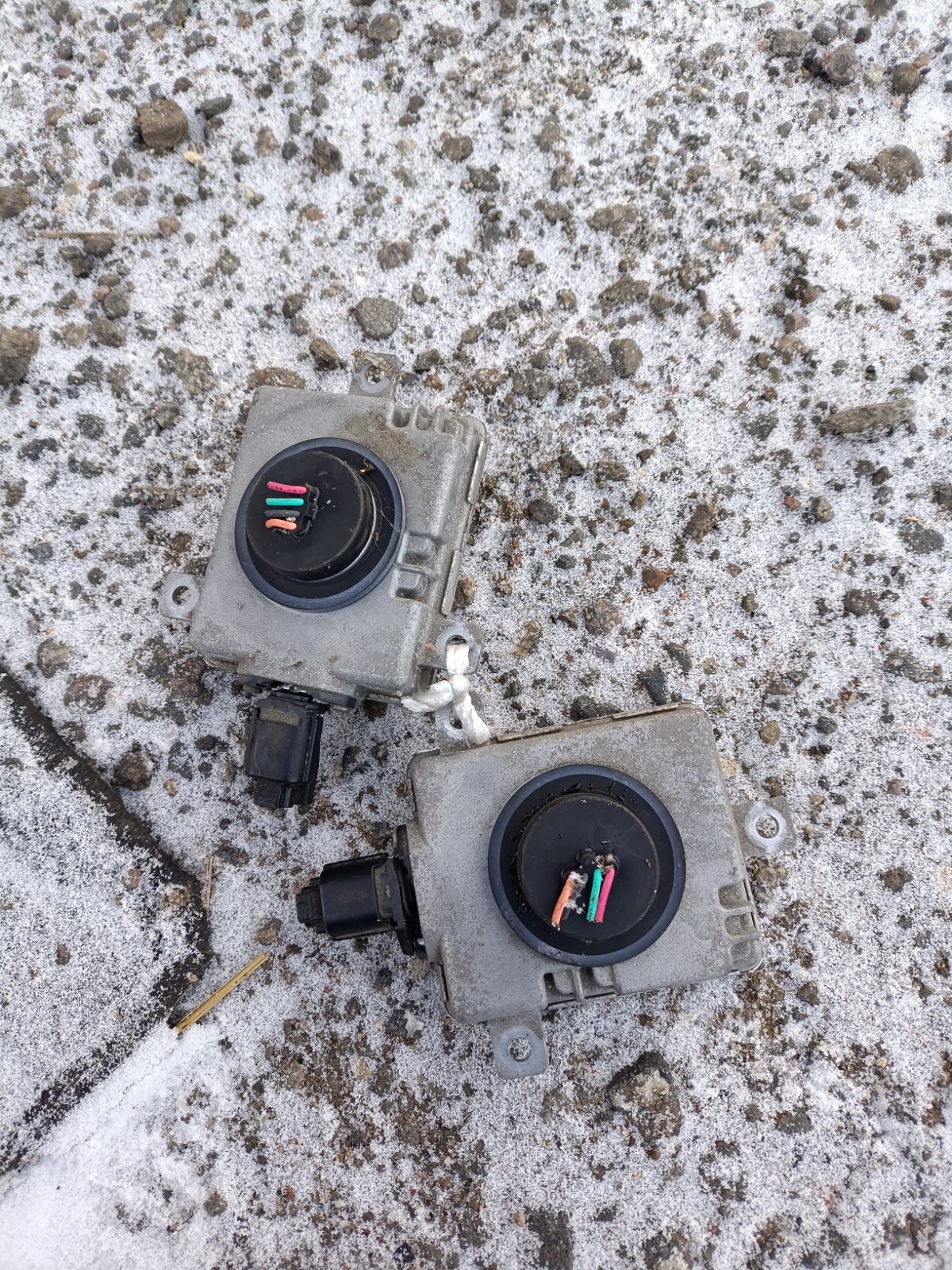 Блок розжига ксенона на Daihatsu Фото 6