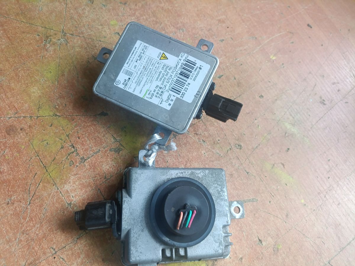 Блок розжига ксенона на Daihatsu Фото 8