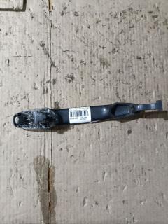 Ручка двери на Toyota Noah AZR60G Фото 2